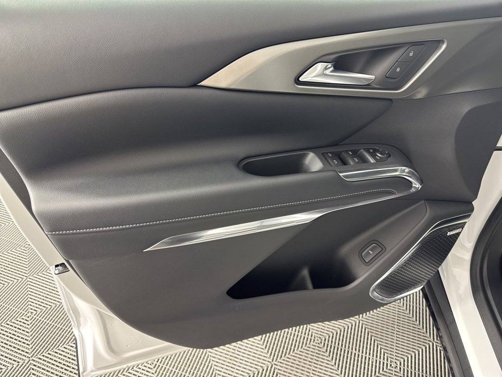 New 2025 Chevrolet Traverse LT w/ Enhanced Driving Package image 12
