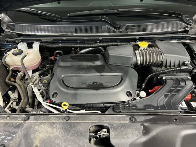 Used 2023 Chrysler Pacifica Touring-L FWD image 29