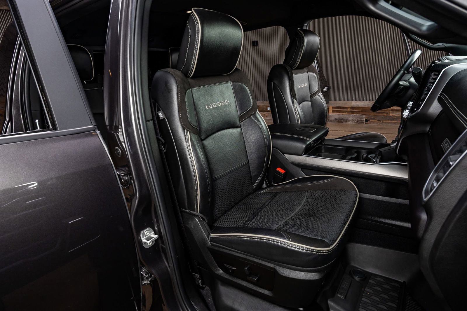 Used 2024 RAM 3500 Laramie w/ Night Edition image 29