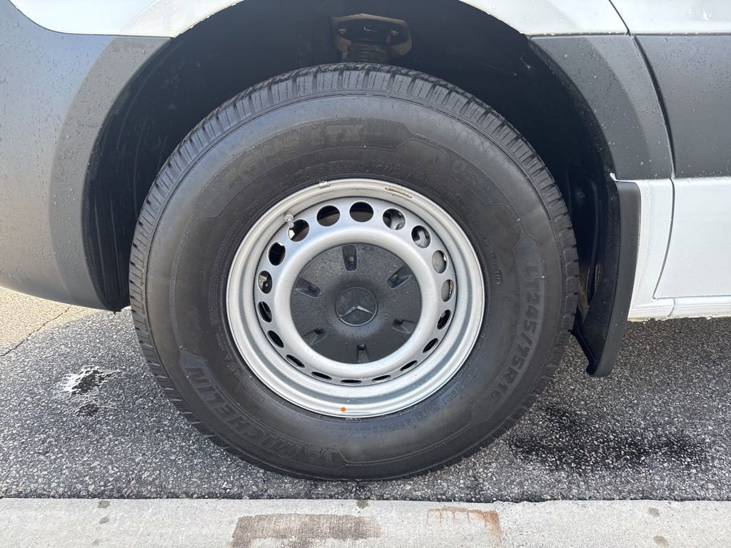 Used 2024 Mercedes-Benz Sprinter 2500 image 12