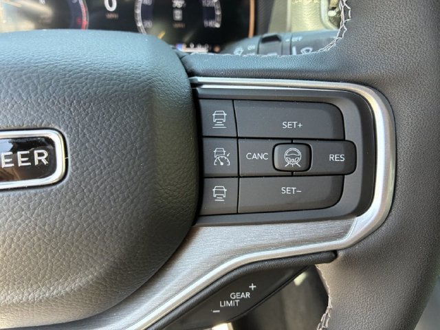 New 2026 Jeep Grand Wagoneer L Limited AWD/4WD image 20