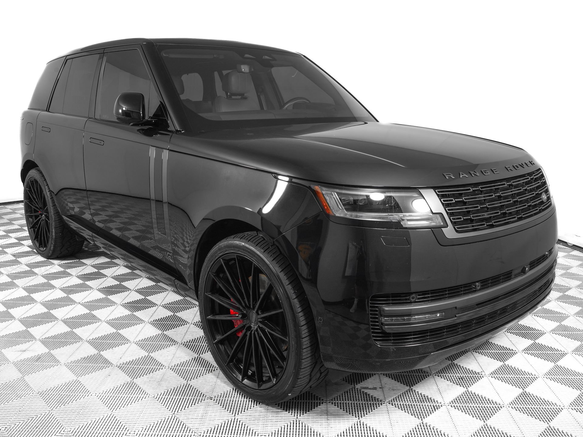 Used 2025 Land Rover Range Rover SE AWD/4WD image 2