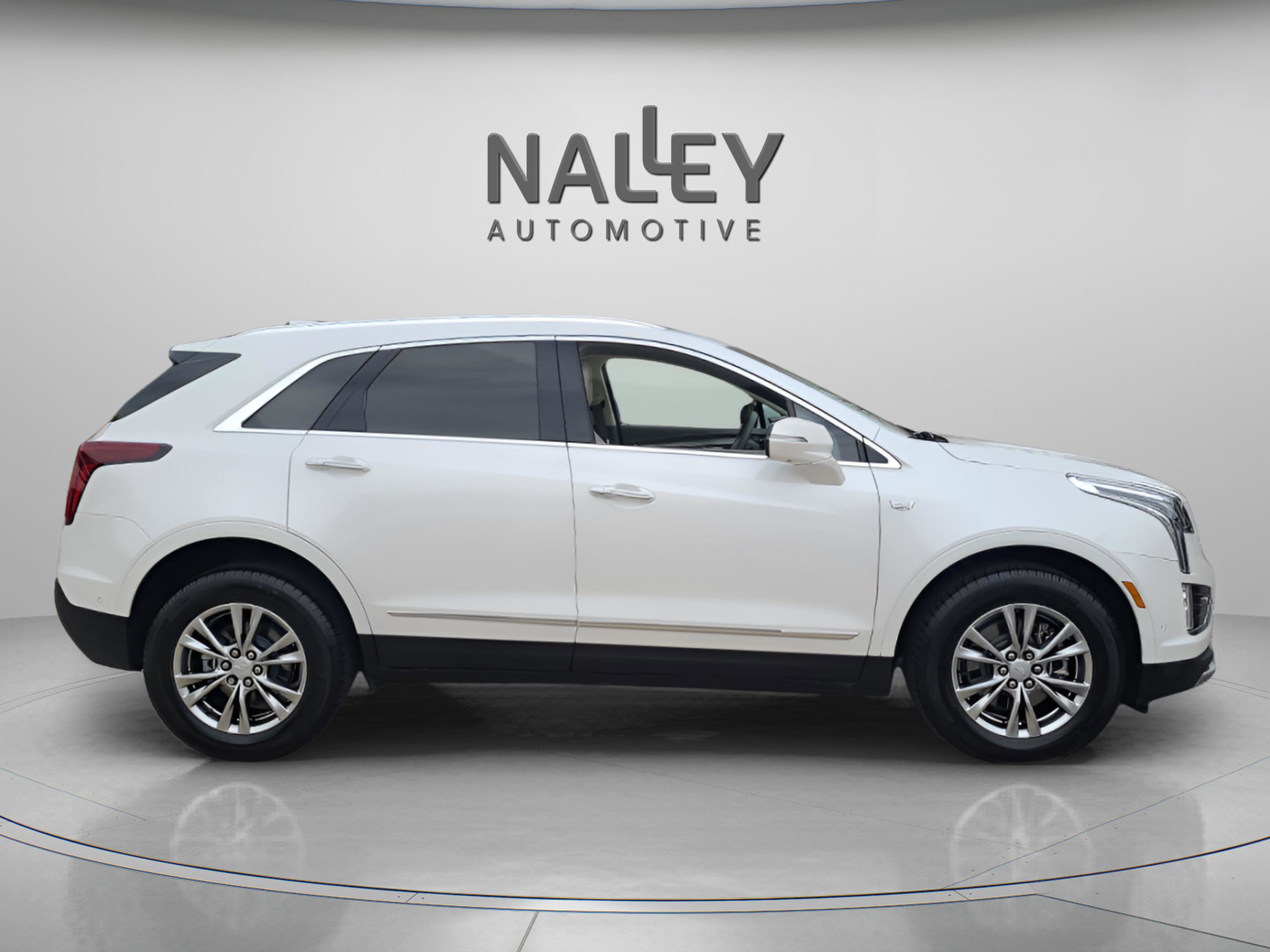 Used 2022 Cadillac XT5 Premium Luxury w/ Technology Package image 6