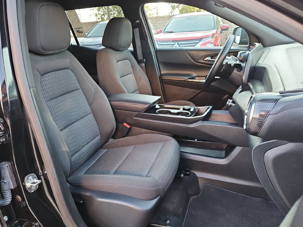Used 2026 Chevrolet Equinox LT FWD image 31