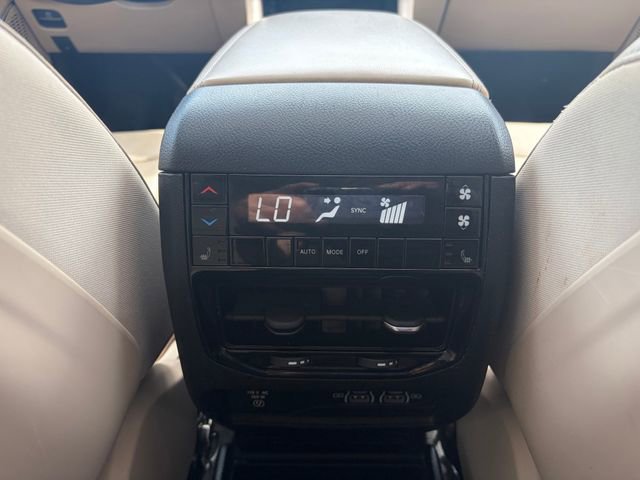 Used 2021 Jeep Grand Cherokee L Limited w/ Luxury Tech Group II image 10