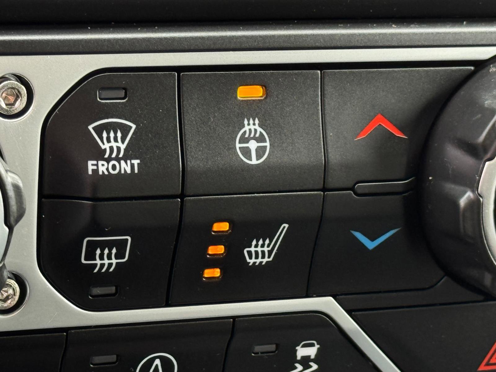 Used 2018 Jeep Wrangler Unlimited Sahara image 17