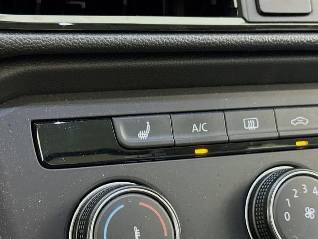 Used 2022 Volkswagen Taos SE image 18