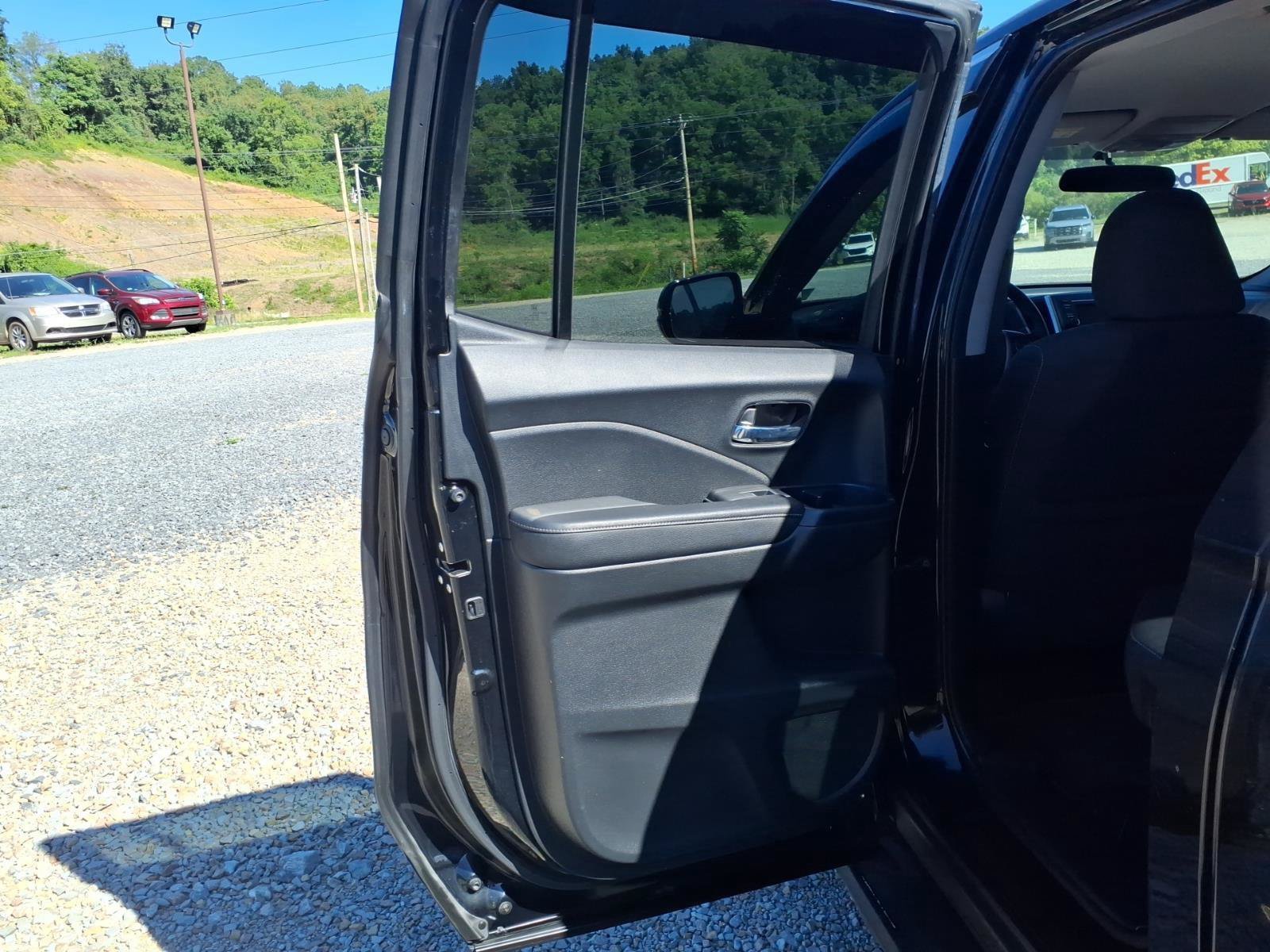 Used 2017 Honda Ridgeline Sport image 15
