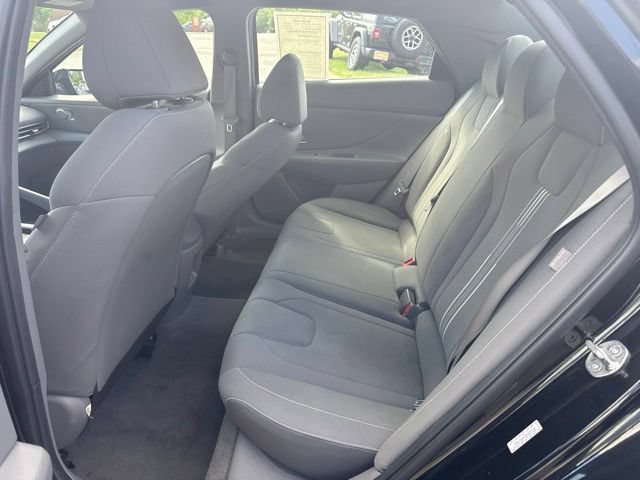 Used 2024 Hyundai Elantra SEL FWD image 21