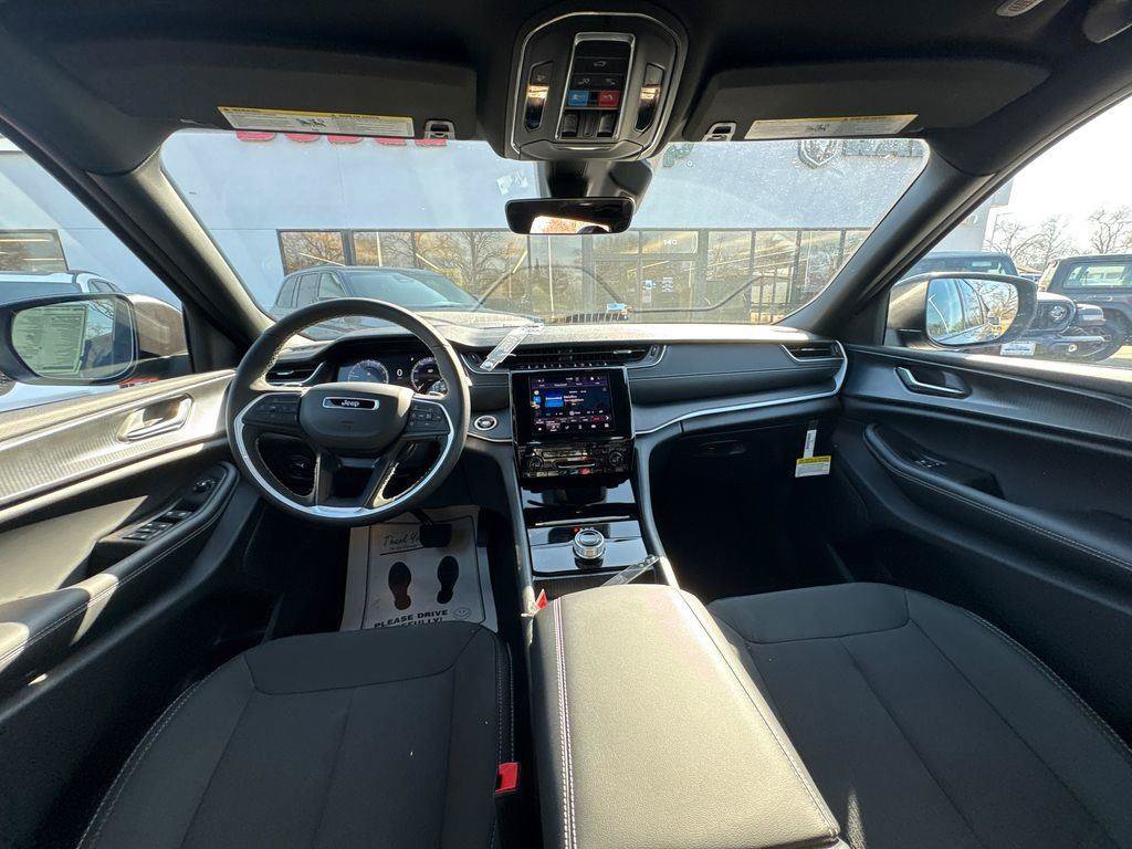 New 2026 Jeep Grand Cherokee L 4WD image 12