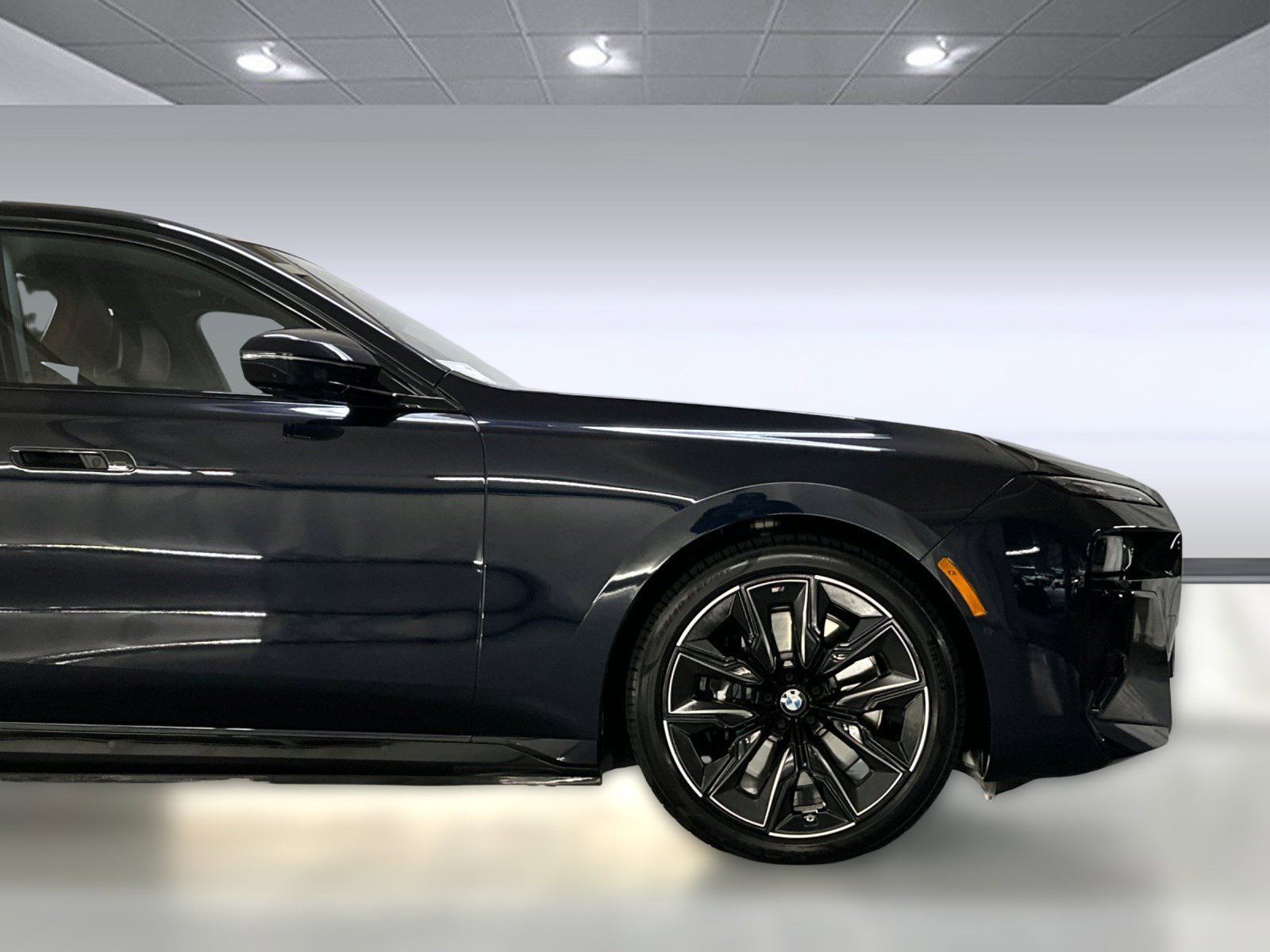 Used 2025 BMW i7 xDrive60 image 35