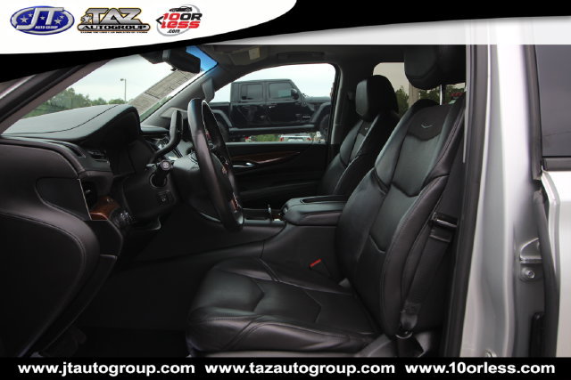 Used 2019 Cadillac Escalade ESV Premium Luxury AWD/4WD image 18