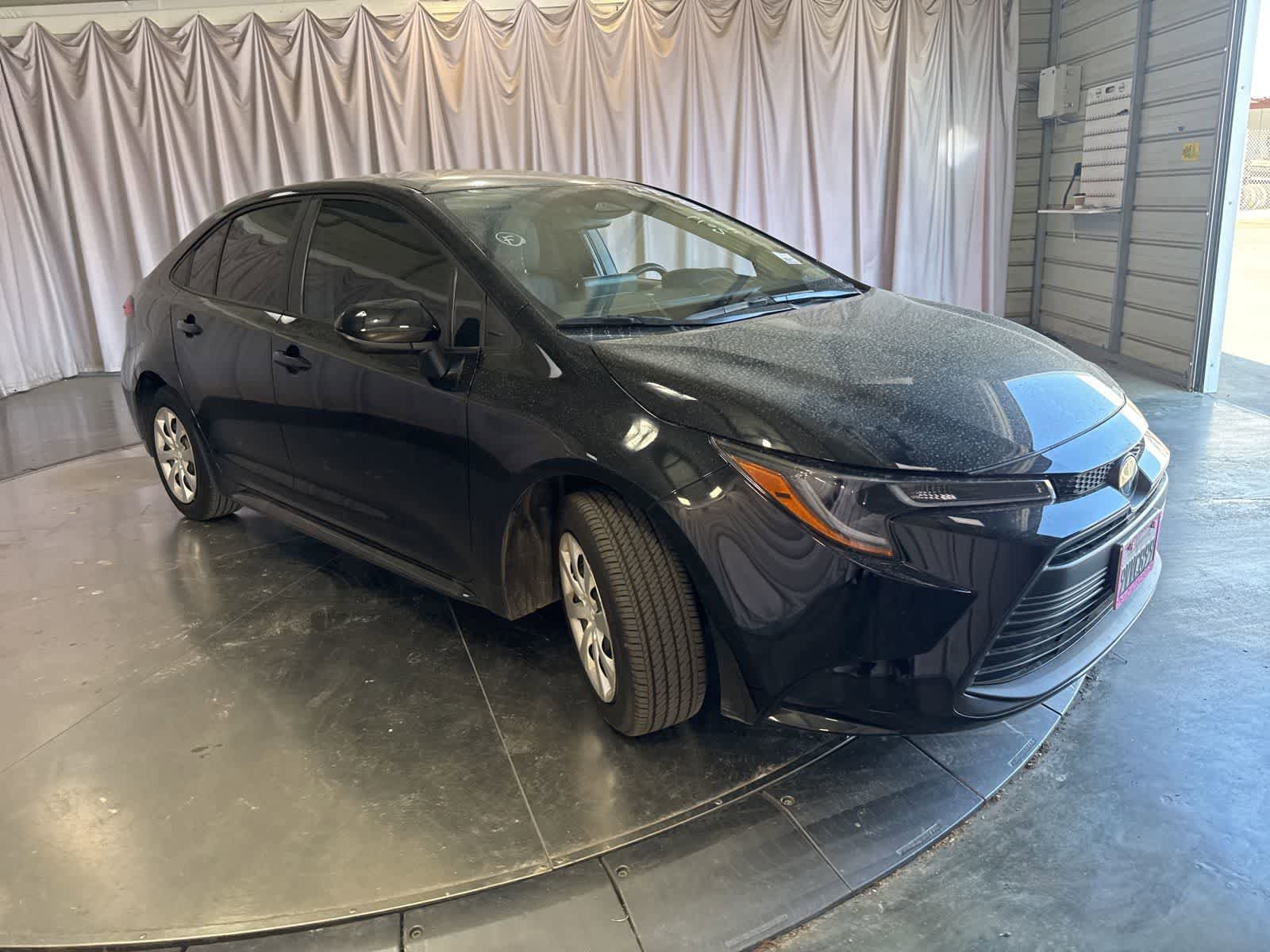Used 2025 Toyota Corolla LE FWD image 3