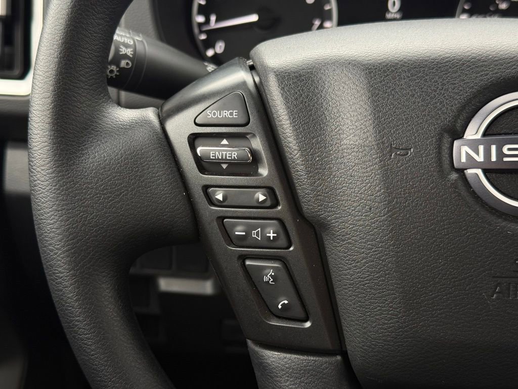 Certified 2025 Nissan Frontier SV RWD image 23
