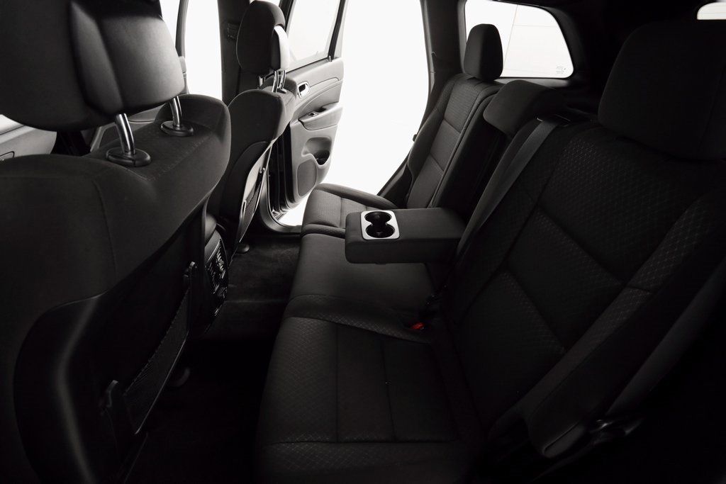 Used 2018 Jeep Grand Cherokee Laredo image 16