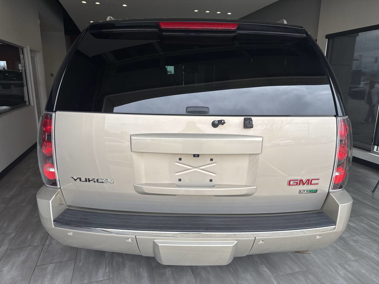 Used 2012 GMC Yukon Denali image 6