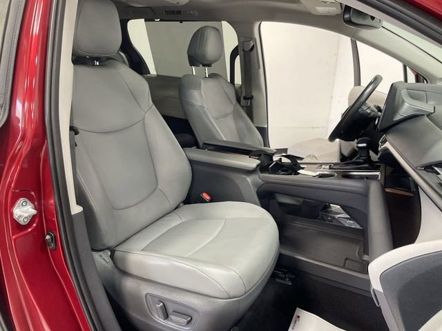Used 2021 Toyota Sienna XLE image 27