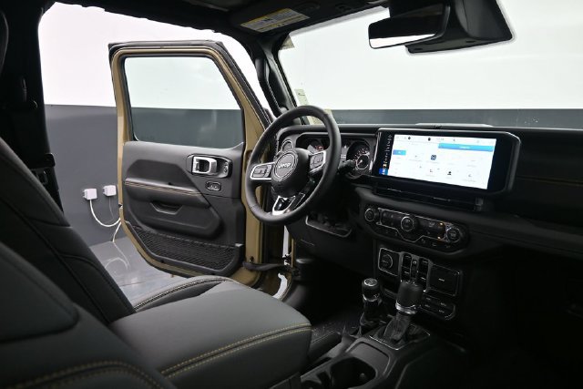 New 2026 Jeep Wrangler Unlimited Sahara AWD/4WD image 43