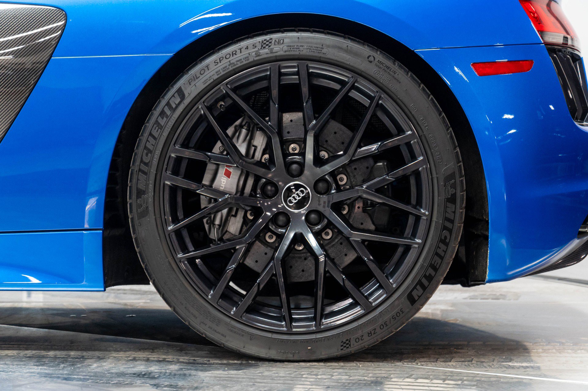 Used 2017 Audi R8 V10 plus AWD/4WD image 33