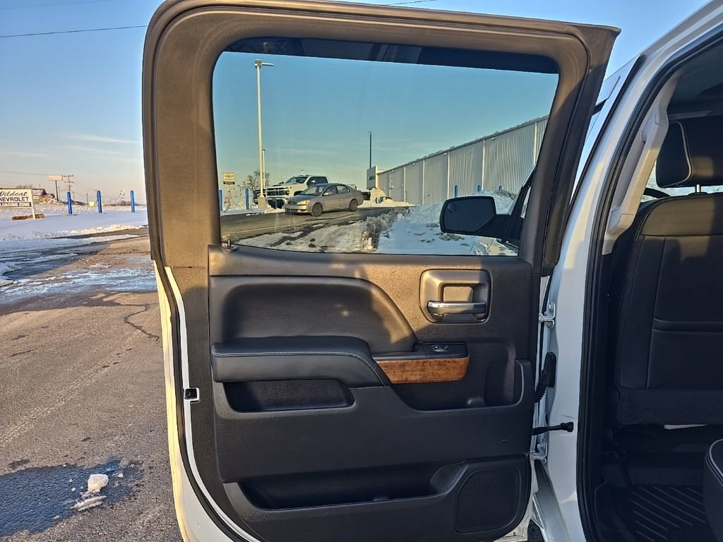 Used 2018 Chevrolet Silverado 1500 High Country image 19