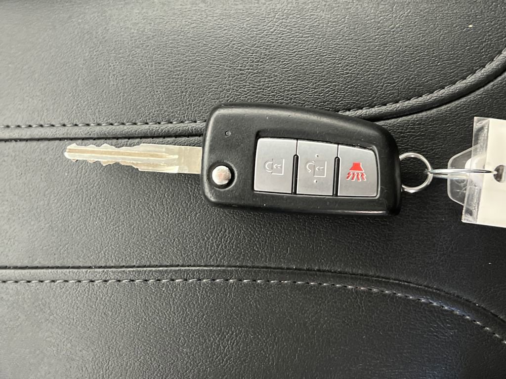 Used 2018 Nissan Rogue S image 32