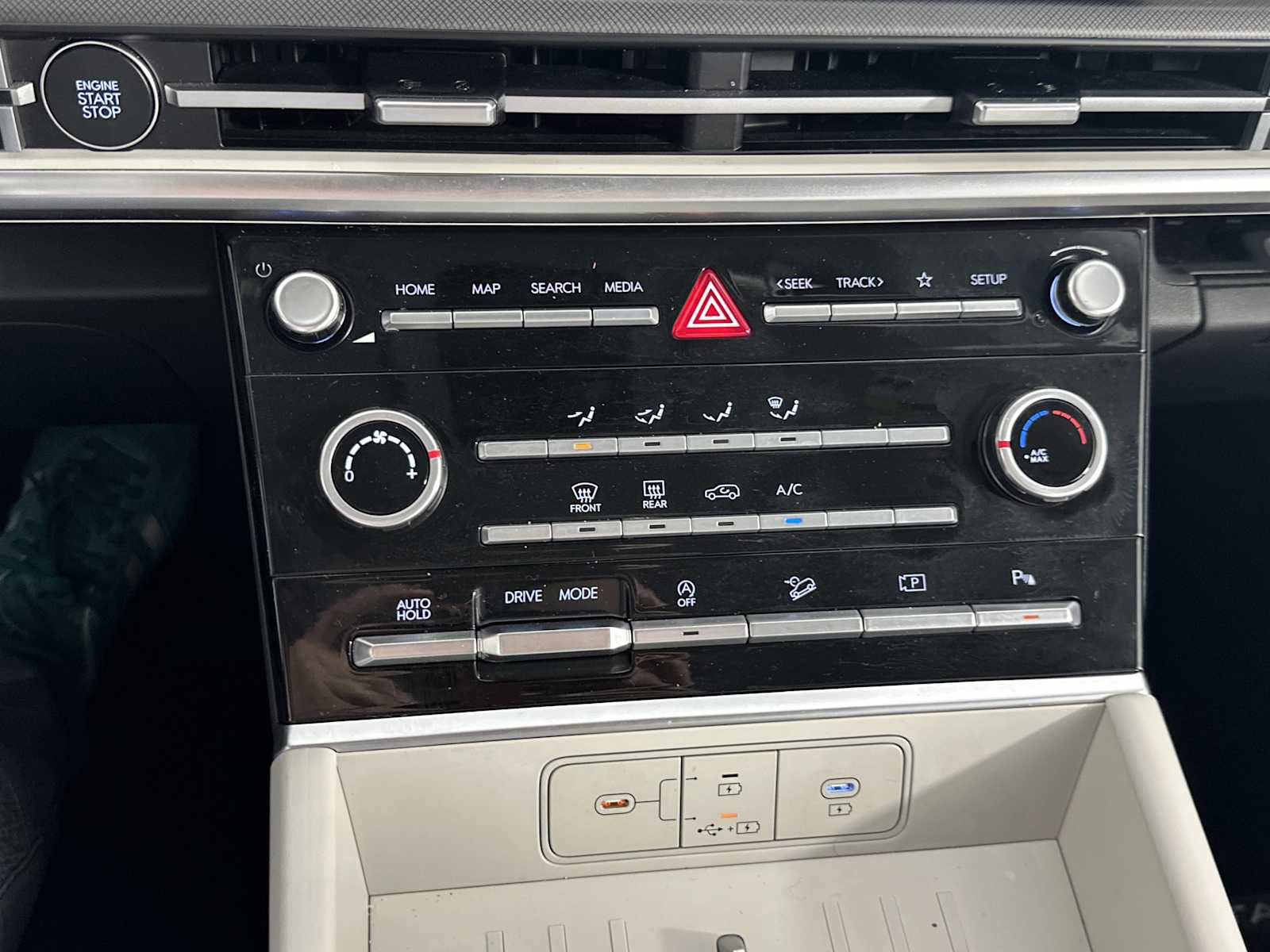 Certified 2025 Hyundai Santa Fe SE image 20