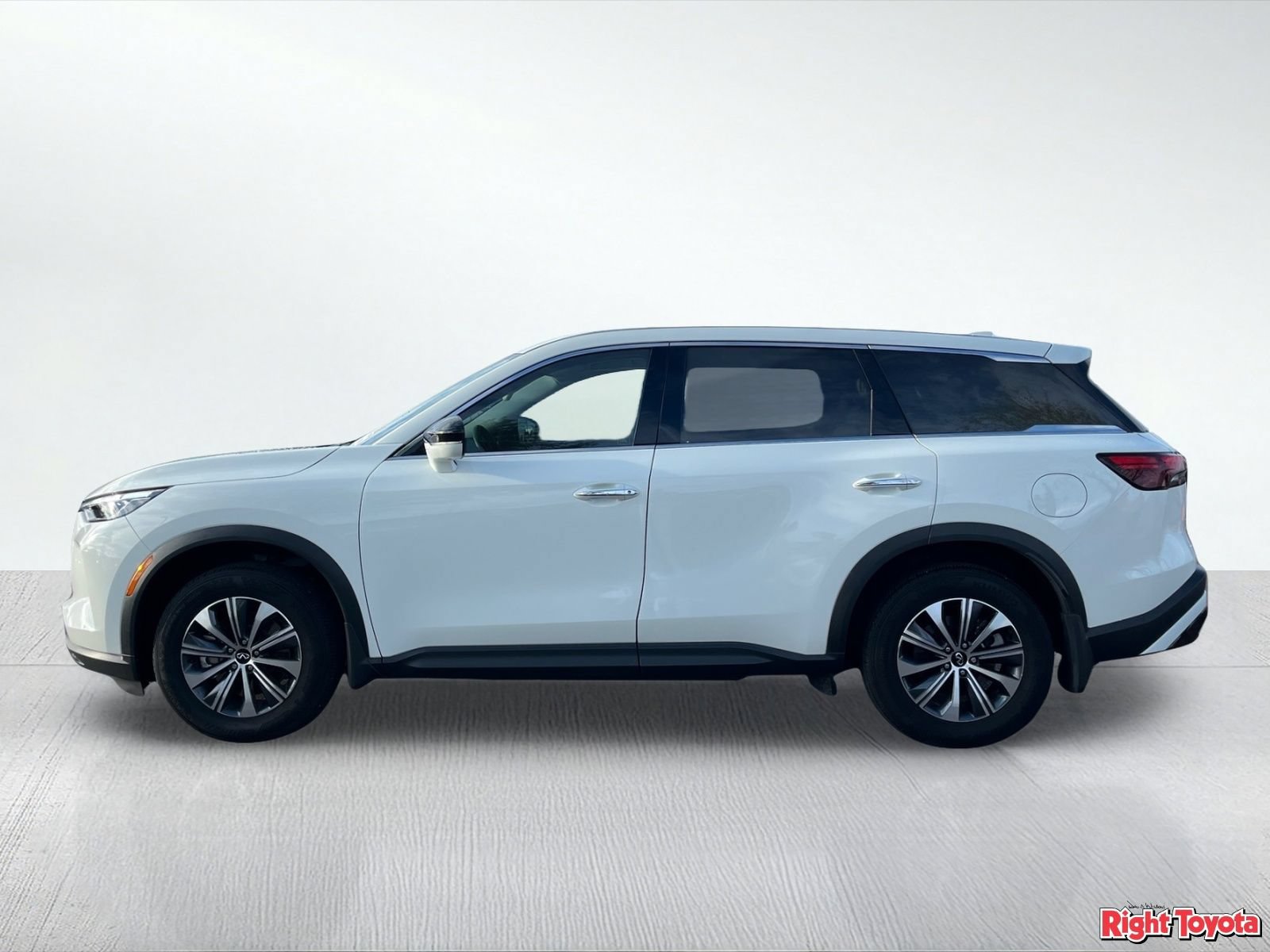 Used 2024 INFINITI QX60 Pure AWD/4WD image 3