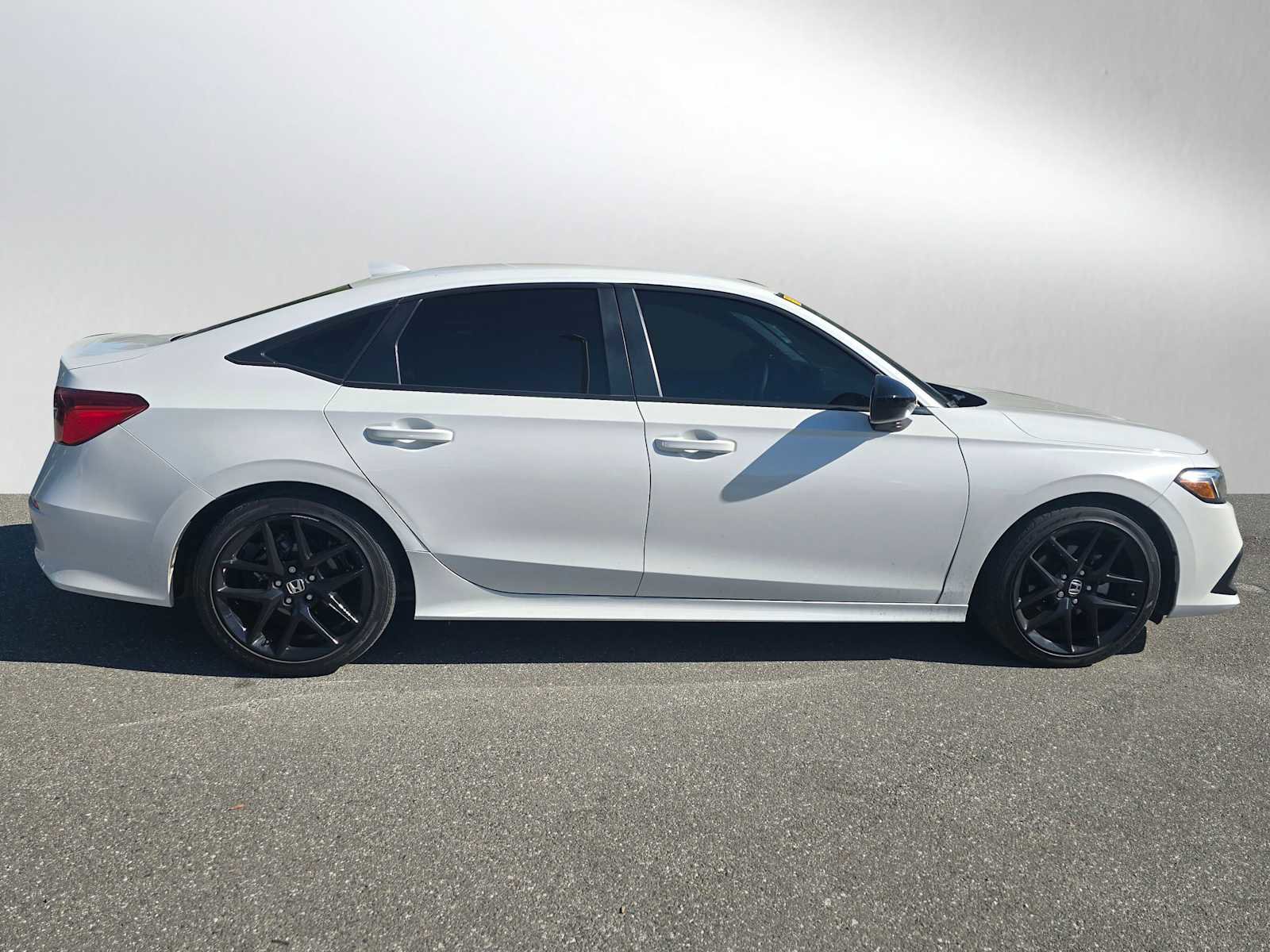 Used 2023 Honda Civic Sport image 2