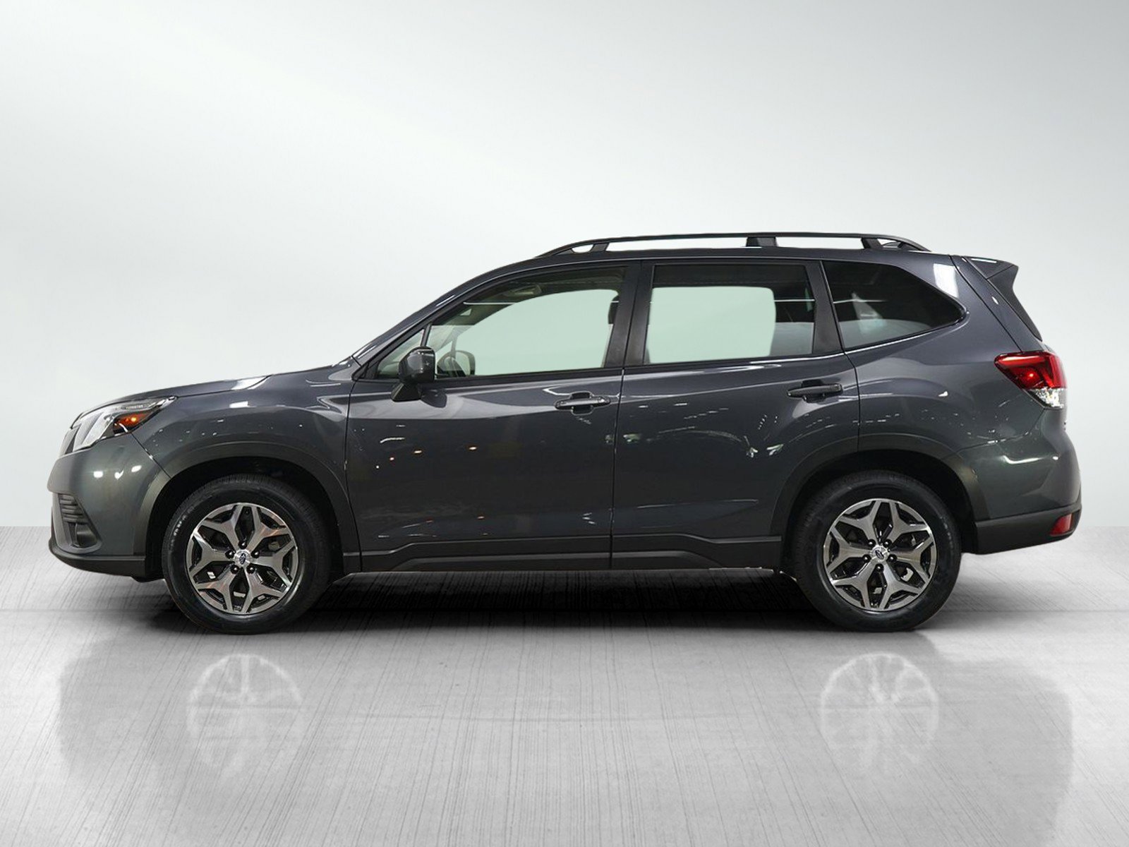 Used 2022 Subaru Forester Premium AWD/4WD image 2