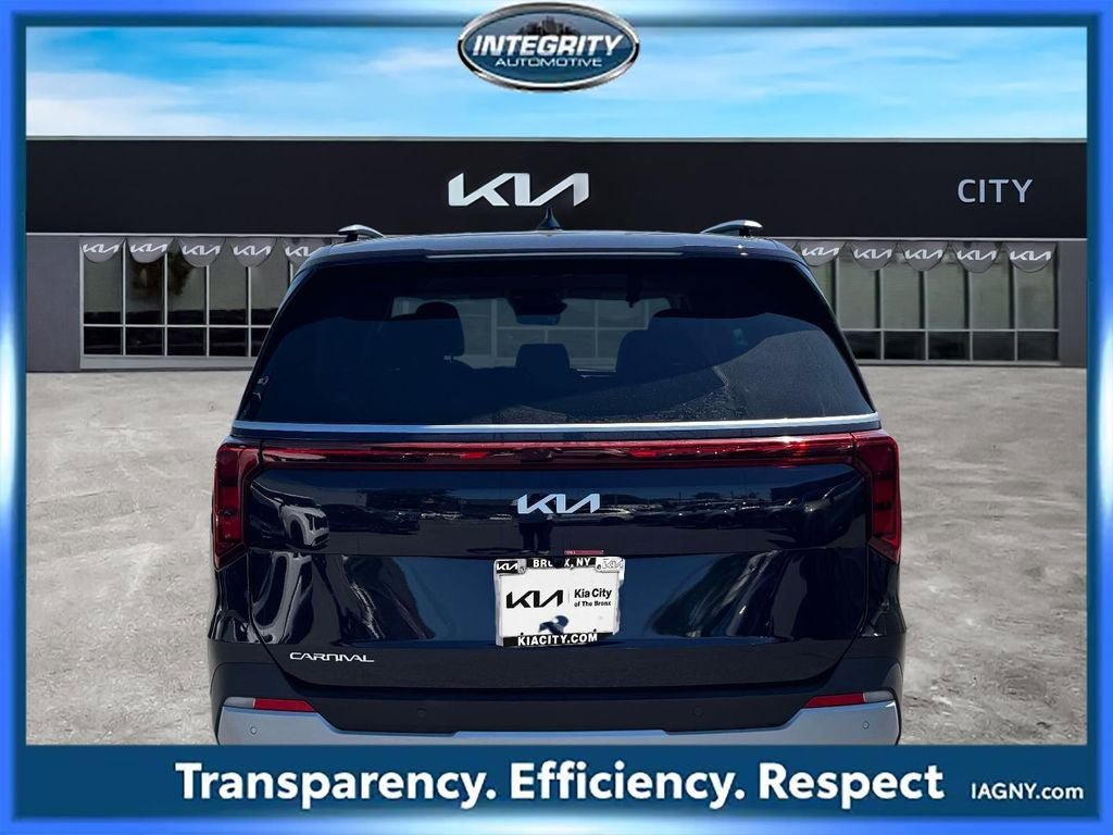 Used 2025 Kia Carnival EX FWD image 6