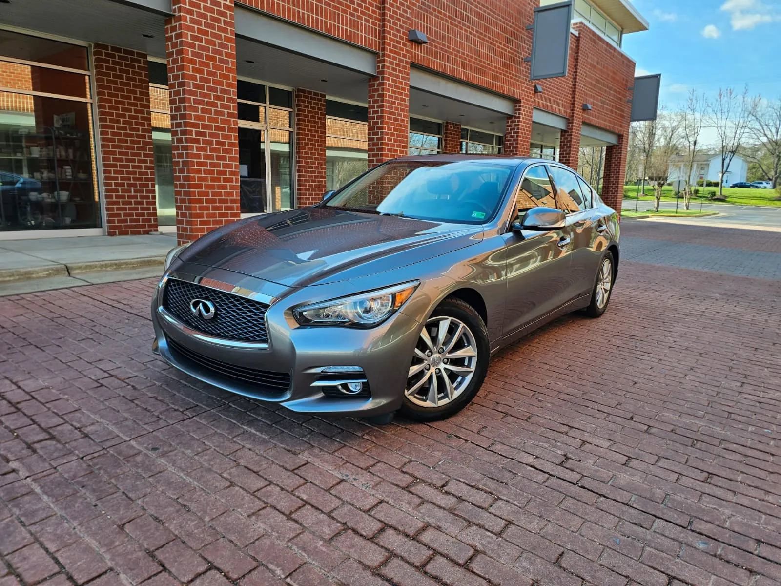 Used 2016 INFINITI Q50 Premium w/ 2.0T Premium Plus Package image 3