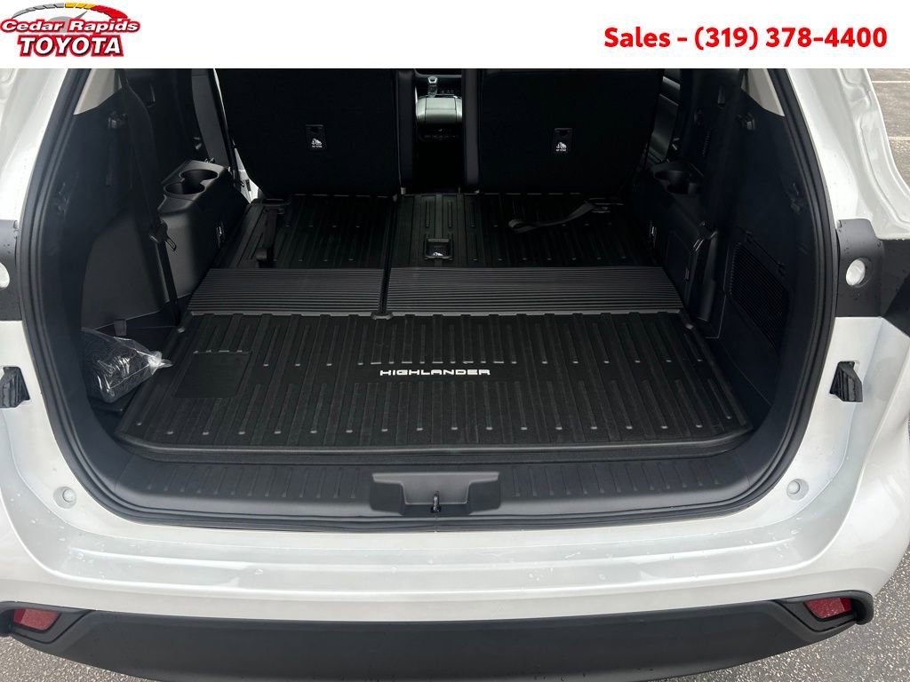 New 2026 Toyota Highlander XLE image 19