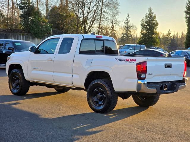 Used 2016 Toyota Tacoma SR5 AWD/4WD image 5