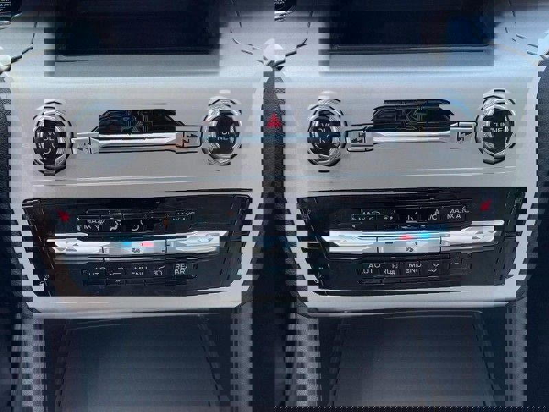 Used 2021 Ford Explorer XLT w/ Equipment Group 202A image 24