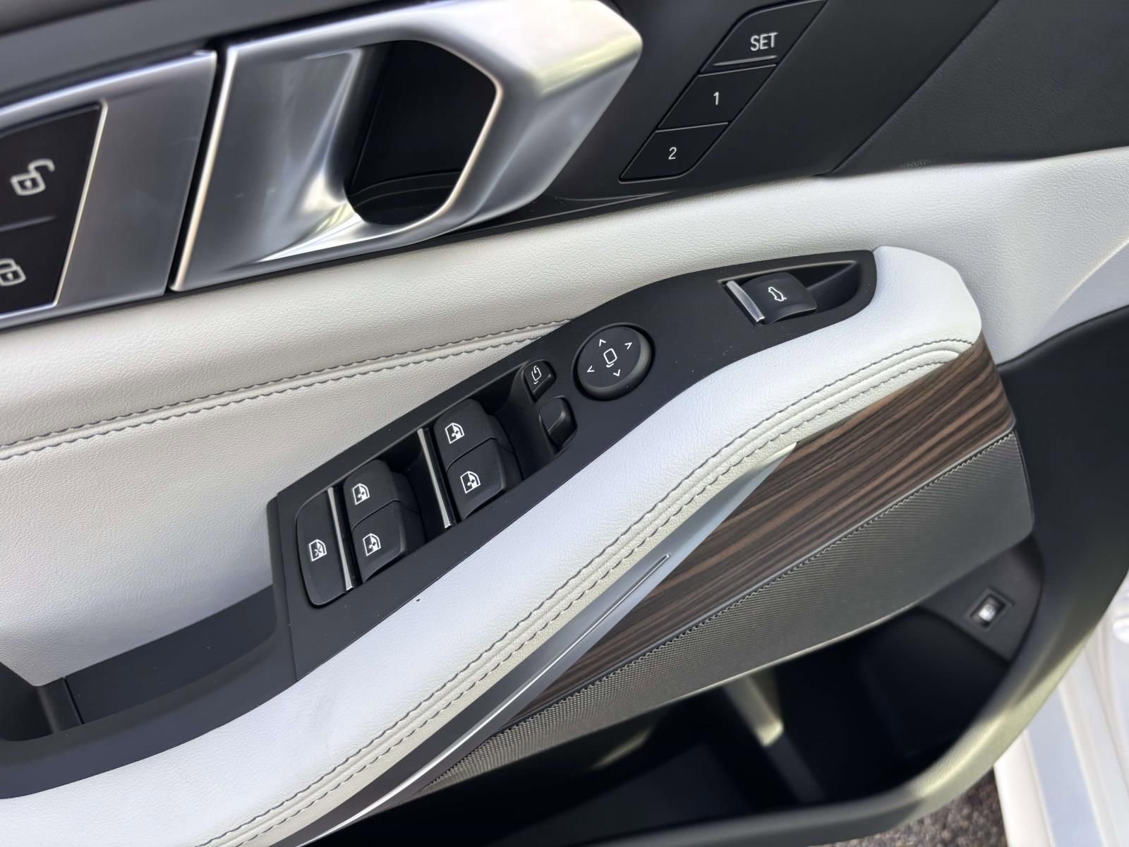 New 2026 BMW X5 xDrive50e w/ M Sport Package image 13