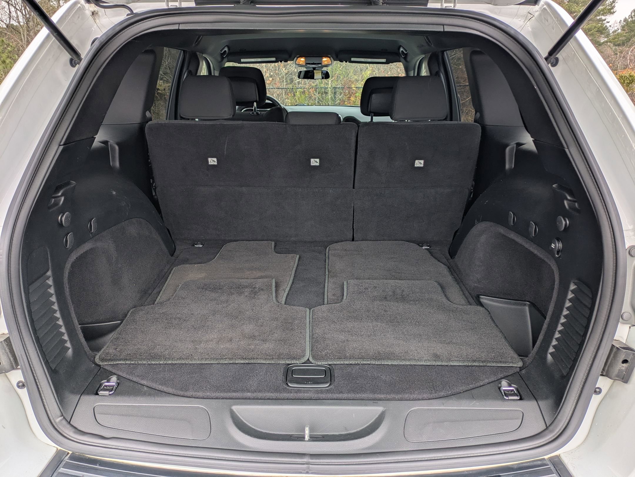 Used 2018 Jeep Grand Cherokee Laredo image 25