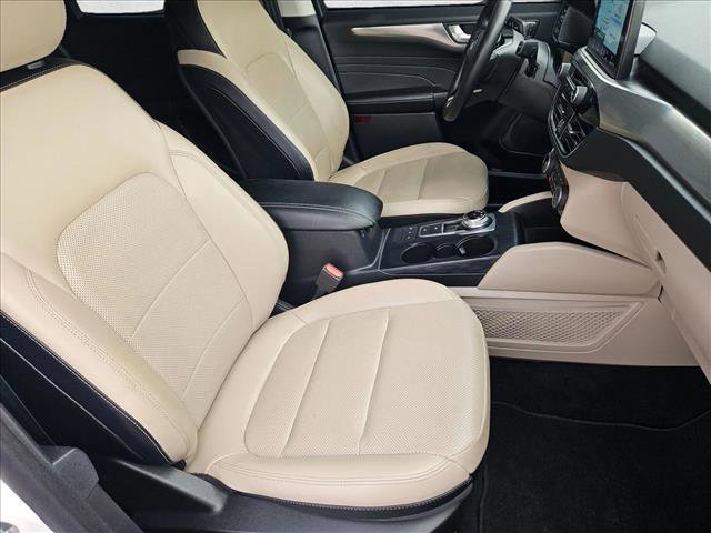 Used 2022 Ford Escape Titanium w/ Class II Trailer Tow Package image 23