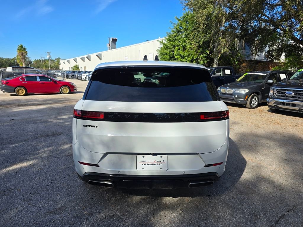 Used 2024 Land Rover Range Rover Sport Dynamic SE image 5