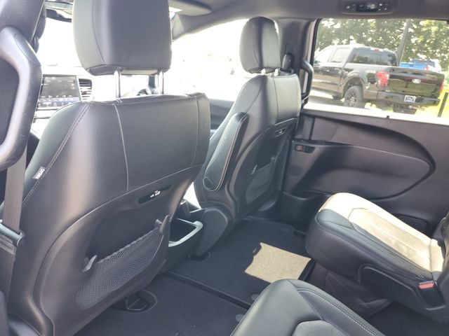 Used 2021 Chrysler Pacifica Touring-L w/ S Appearance Package FWD image 29