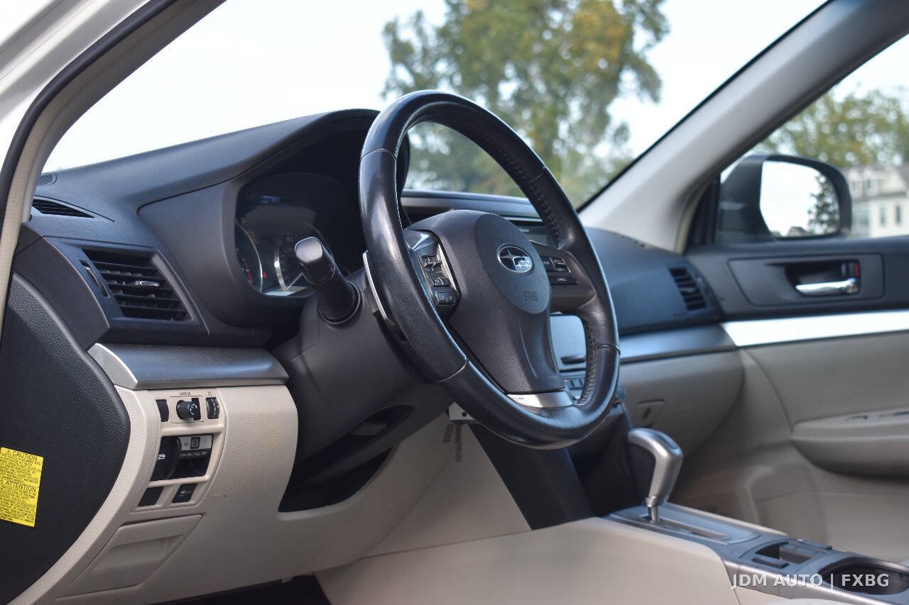 Used 2012 Subaru Outback 2.5i Premium w/ All-Weather Pkg AWD/4WD image 18