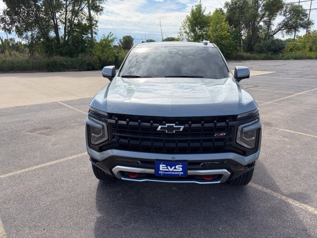 Used 2025 Chevrolet Suburban Z71 w/ Z71 Off-Road Package AWD/4WD image 2