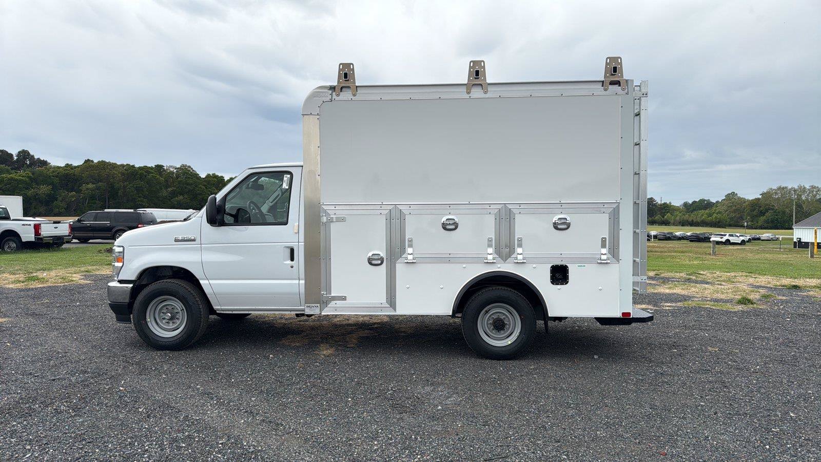 New 2027 Ford E-350 and Econoline 350 Super Duty w/ Power Equipment Group RWD image 2