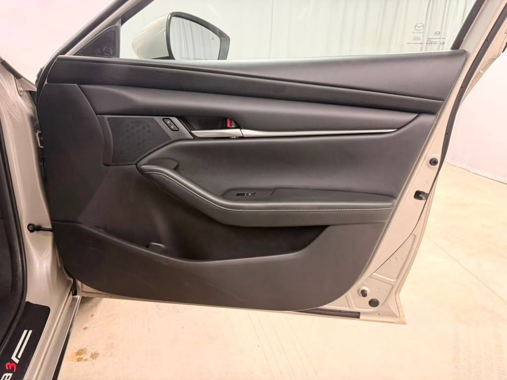 Used 2022 MAZDA MAZDA3 s FWD image 40