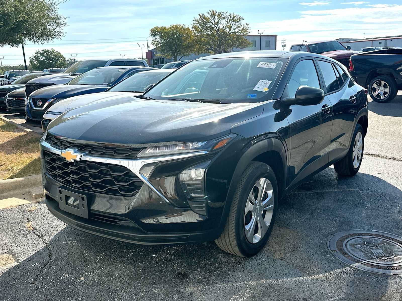 Used 2024 Chevrolet Trax LS w/ Driver Confidence Package FWD image 3