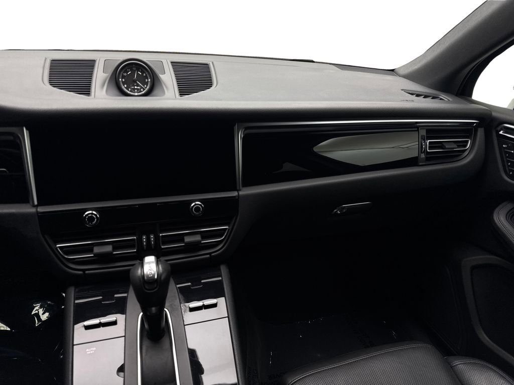 Used 2023 Porsche Macan image 53