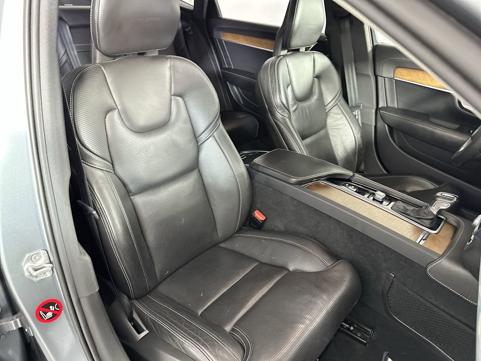 Used 2018 Volvo S90 T6 Inscription image 31