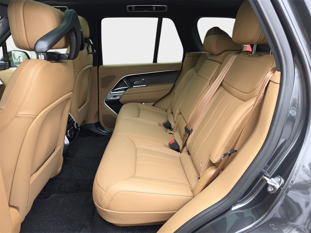 New 2026 Land Rover Range Rover SE image 14