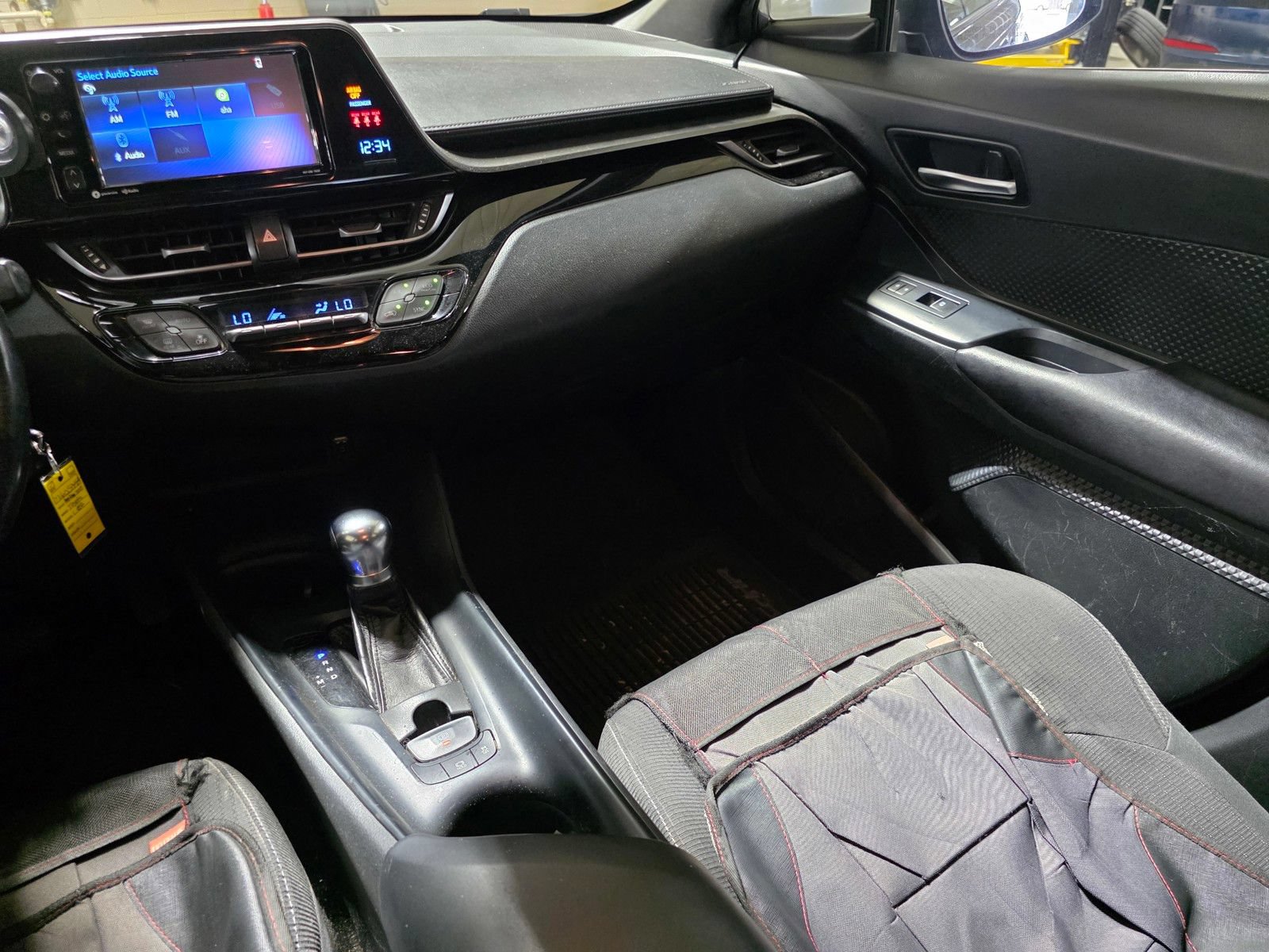 Used 2018 Toyota C-HR XLE FWD image 13