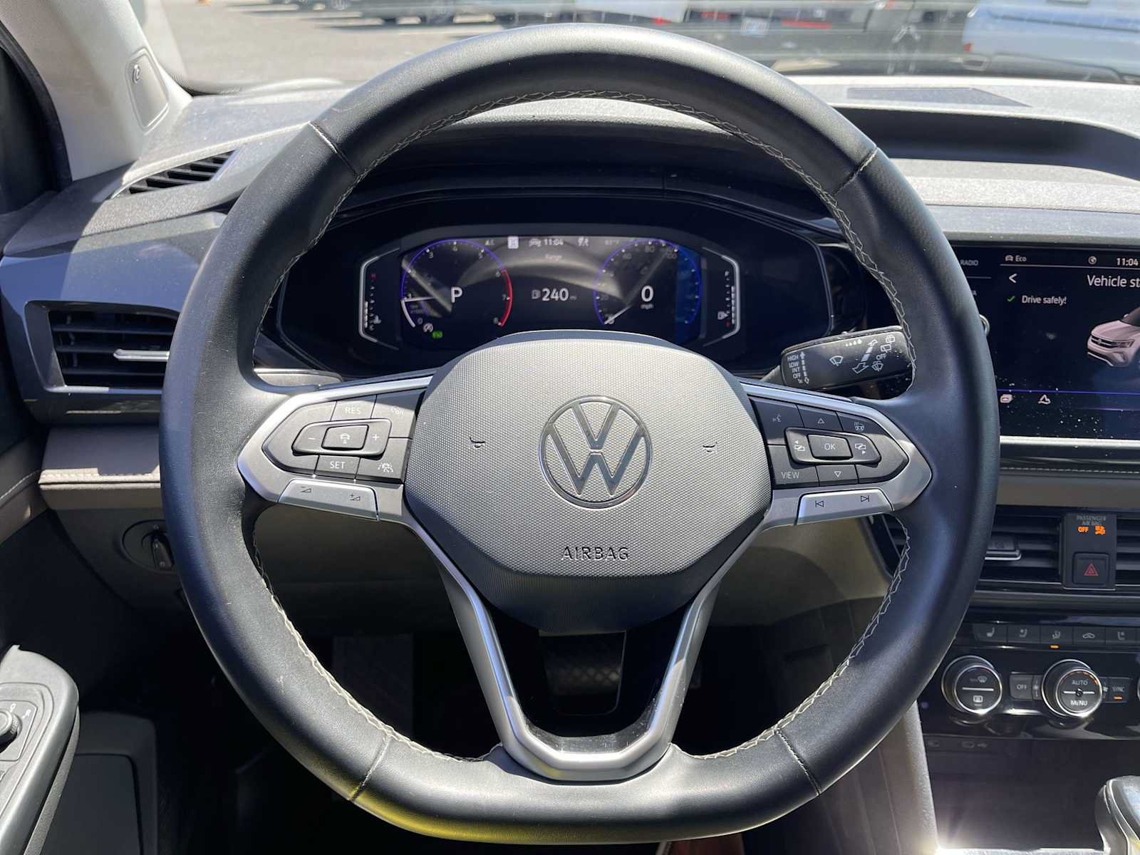 Used 2022 Volkswagen Taos SEL AWD/4WD image 11