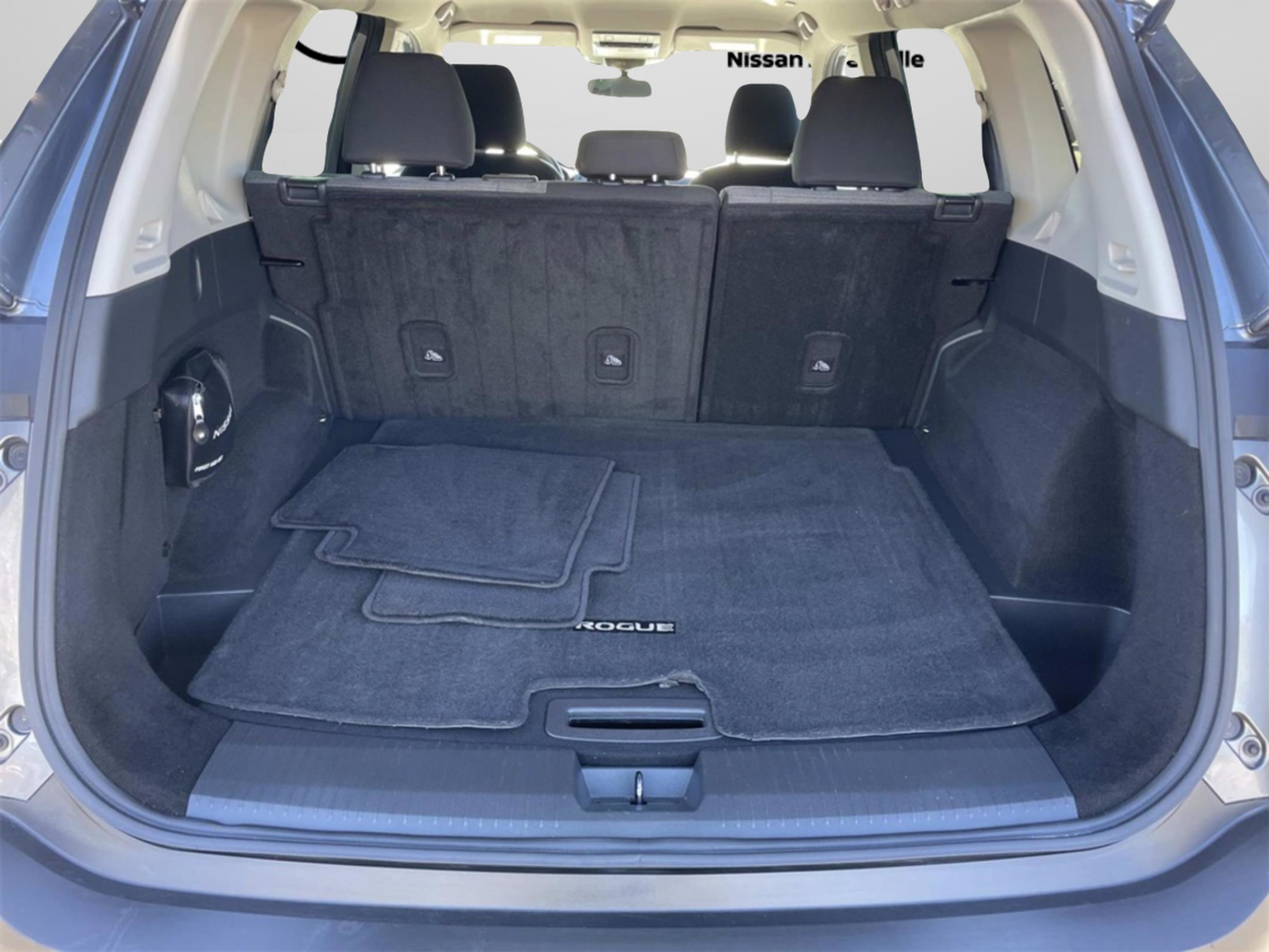 Used 2023 Nissan Rogue SV image 19